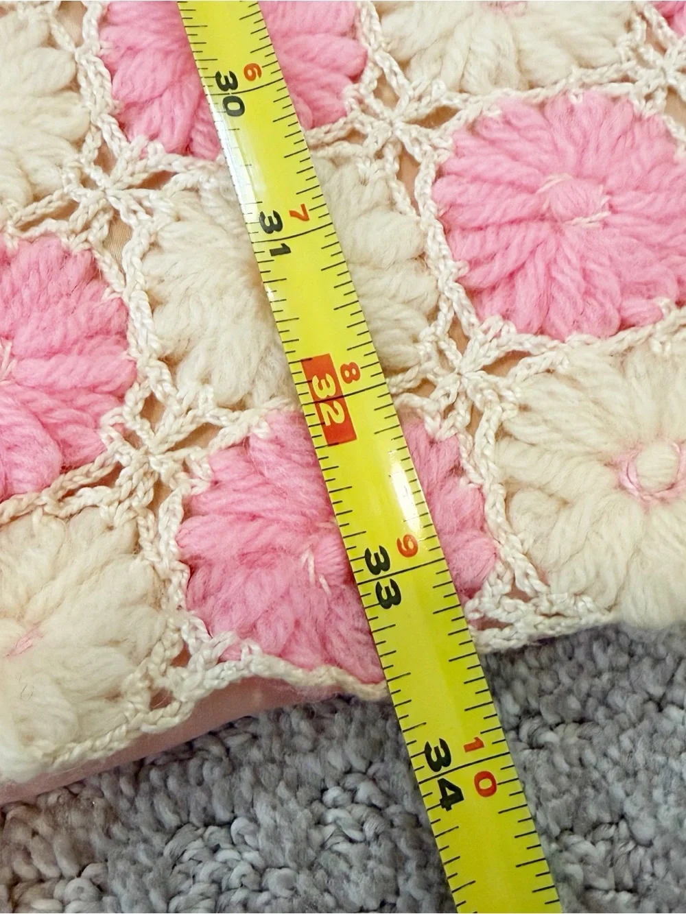 Vintage Crochet Daisy Puff Flower Afghan Pink White Baby Crib Bassinette Soft